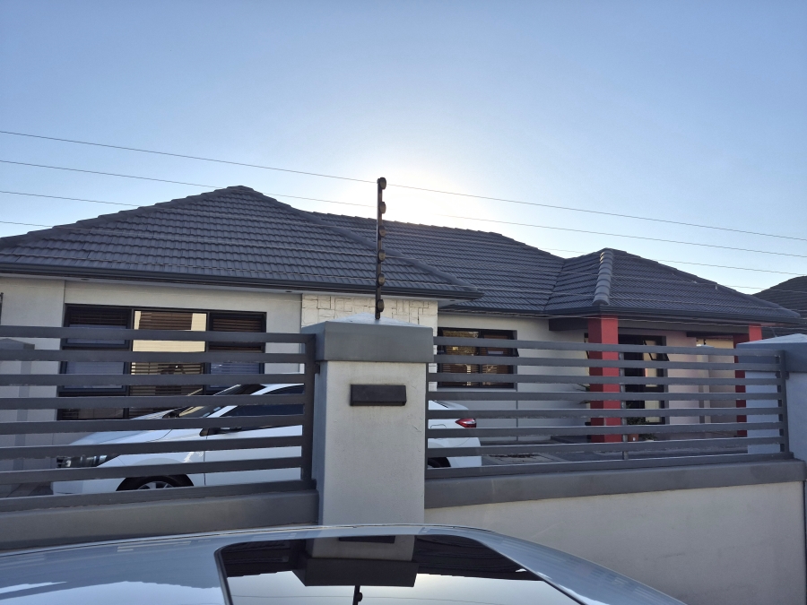 To Let 3 Bedroom Property for Rent in Penlyn Estate Western Cape